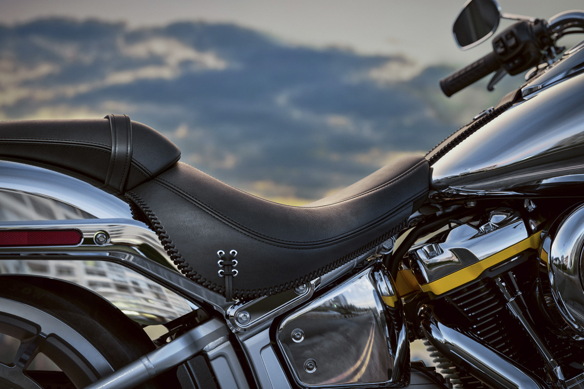 Harley-Davidson Fat Boy Gray Ghost 2025